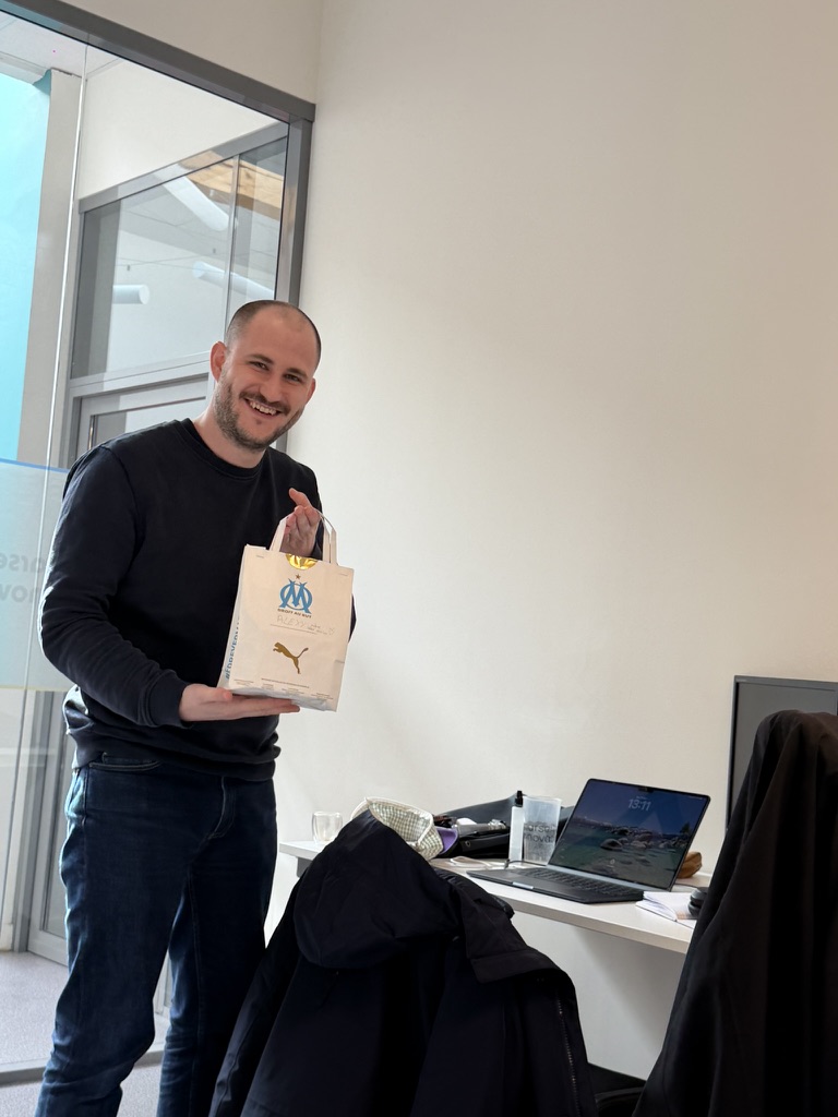 4241D57F C40B 4358 884B 0E0EB2218F57 1 105 c